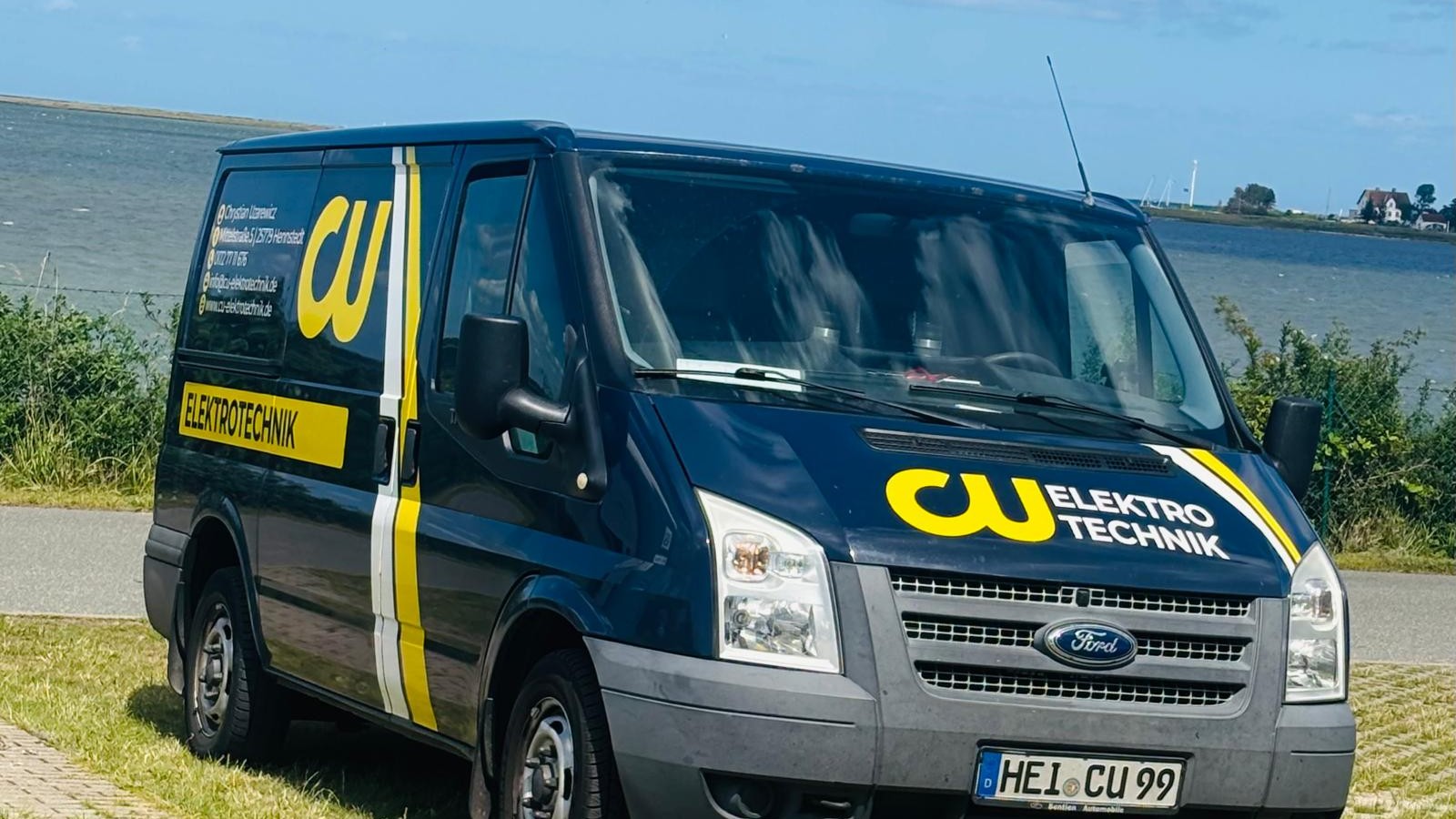 Firmenfahrzeug von CU Elektrotechnik in Schleswig-Holstein